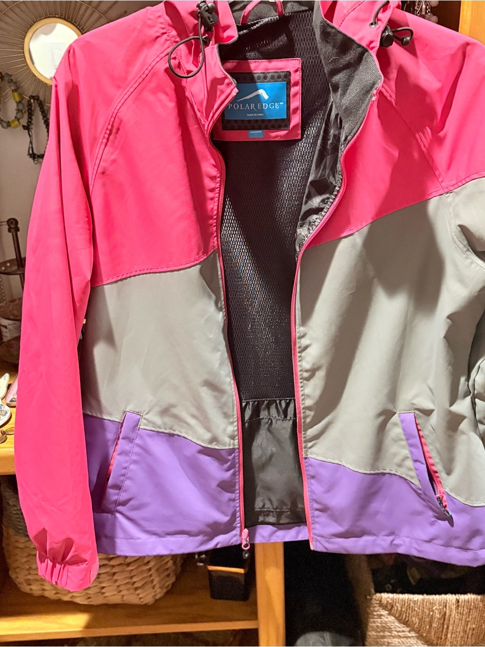 Polar Edge Colorblock Hooded
Windbreaker  Pink Gray Purple Women’s L